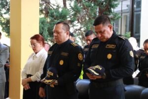 Autoridades policiales honran la memoria del agente Byron Mejía